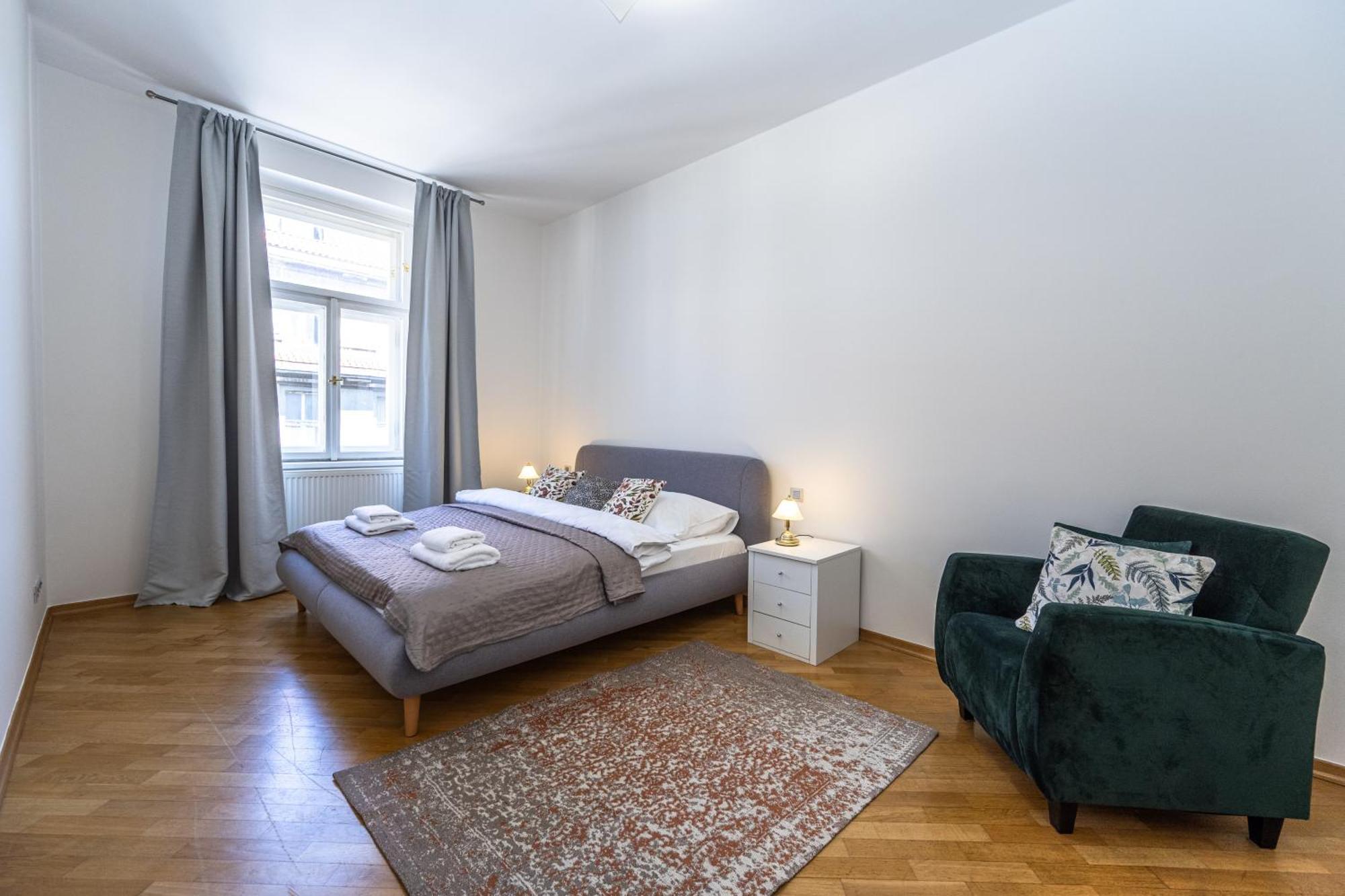 Wishlist Old Residences - Hastalska Apartment